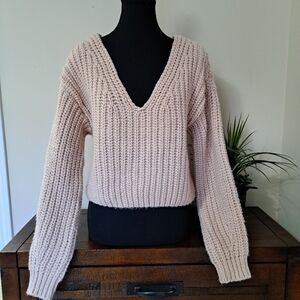 H&M Chunky Ribbed Knit Sweater V-Neck Size Small Cozy Soft Beige Cropped Relaxed